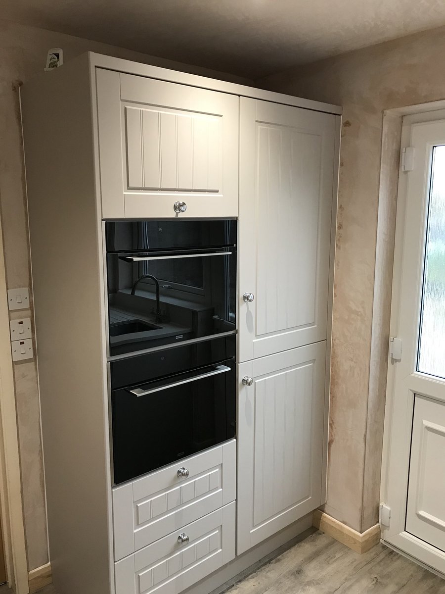 jsheppardandson's tweet photo. Another #kitchen ticked off for #Christmas using @bacomponents @KarndeanFloors @Karonia_Ltd @blumuk and @FrankeUK #framesbyfranke appliances https://t.co/pAzfVy6x0Z