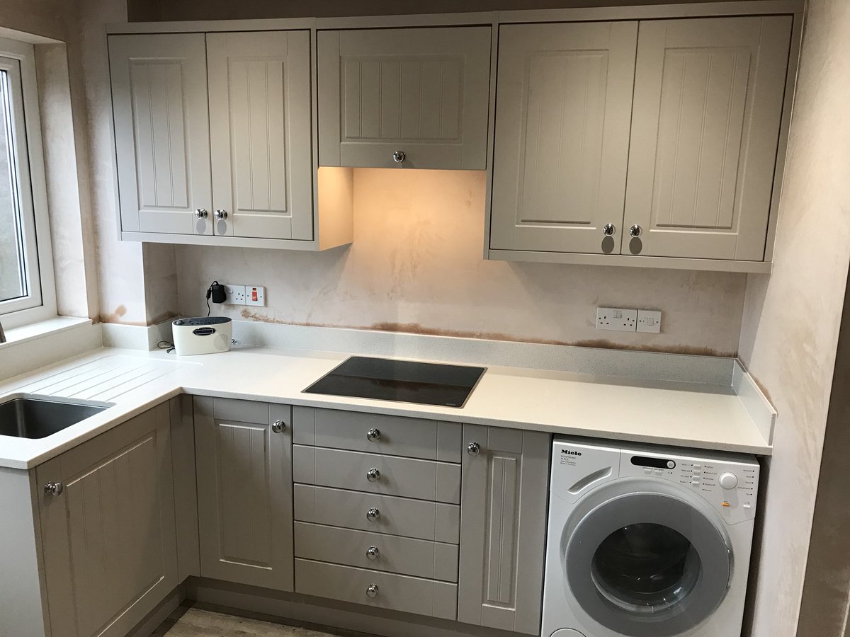 jsheppardandson's tweet photo. Another #kitchen ticked off for #Christmas using @bacomponents @KarndeanFloors @Karonia_Ltd @blumuk and @FrankeUK #framesbyfranke appliances https://t.co/pAzfVy6x0Z