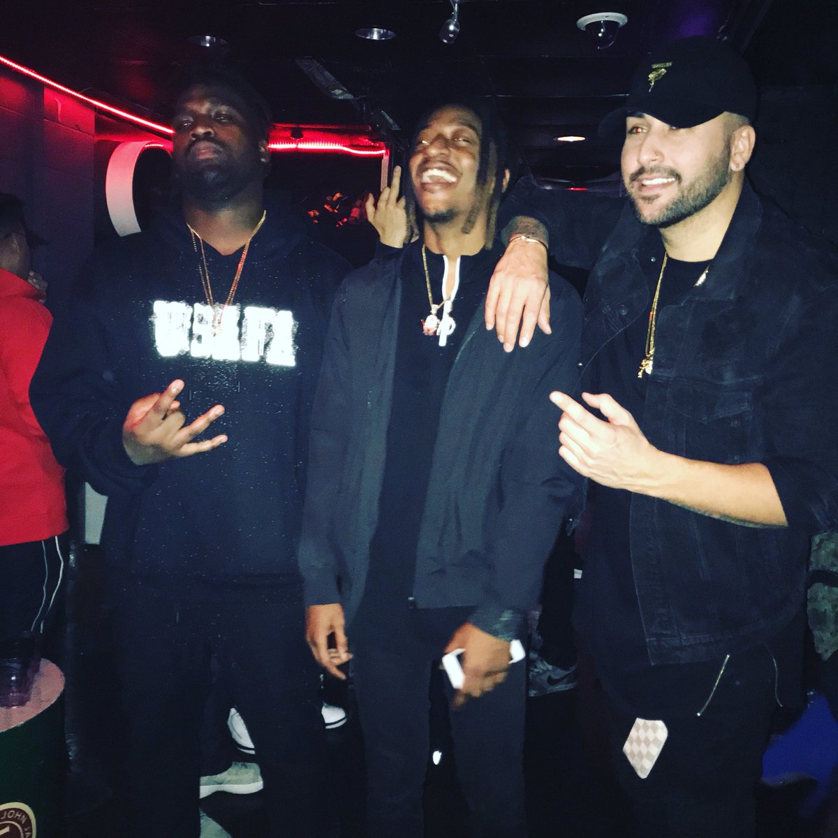 MDCMediaGroup's tweet photo. The MDC team &amp; Top 4 Entertainment hung out  with @DerekWiseXO at @TheModClub last night! So wicked meeting you!
#mdcmediagroup #top4entertainment #modclubtoronto https://t.co/4Z0gvhSO63