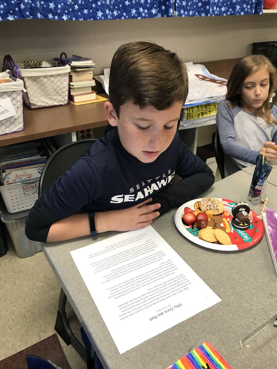 weeks_hook's tweet photo. 4th graders at @NPESLex1 gave encouragement and words of praise as they shared their writingswith each other at their “Friendsgiving” celebration! @LexingtonOne #npelions https://t.co/UZPPDUVMus