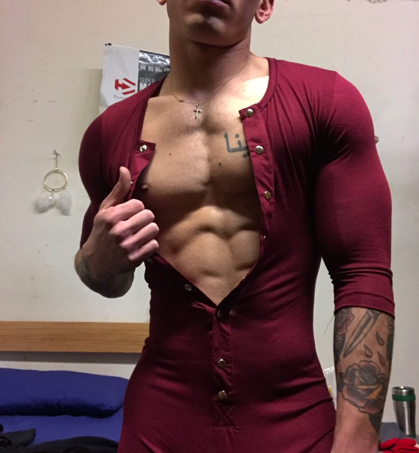 DPLcJ3BUEAAIKd7?format=jpg&name=900x900