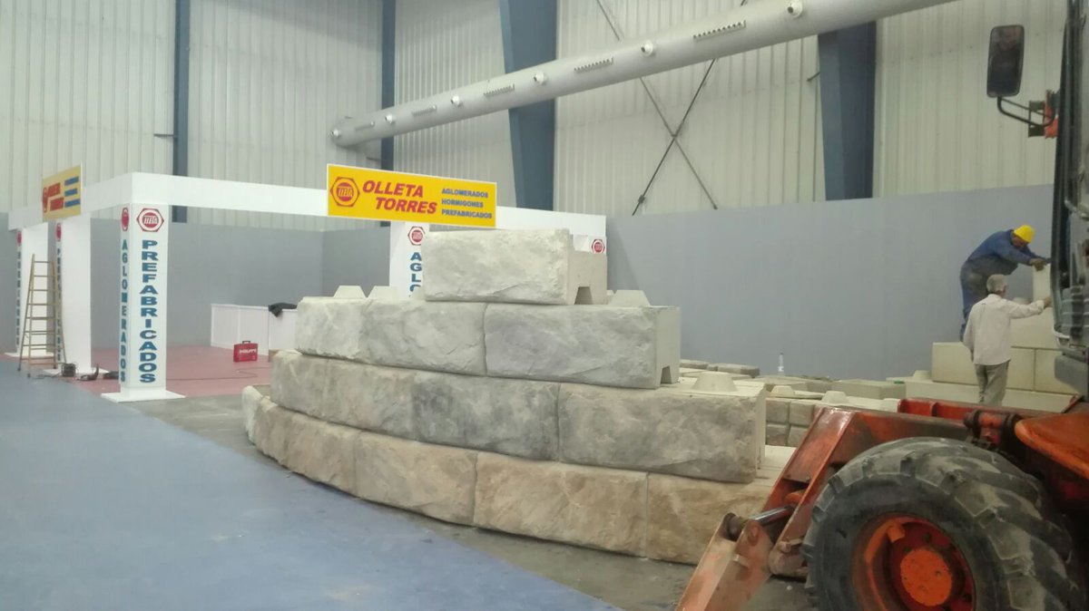 FiconFeval's tweet photo. FICON va tomando forma en el pabellón de @FEVAL_ 
Los expositores van ultimando detalles a dos días de la inauguración de la feria.
CONSIGUE ENTRADA GRATIS EN
https://t.co/ylaT2QCupz https://t.co/6Gq0sTZ5Rc