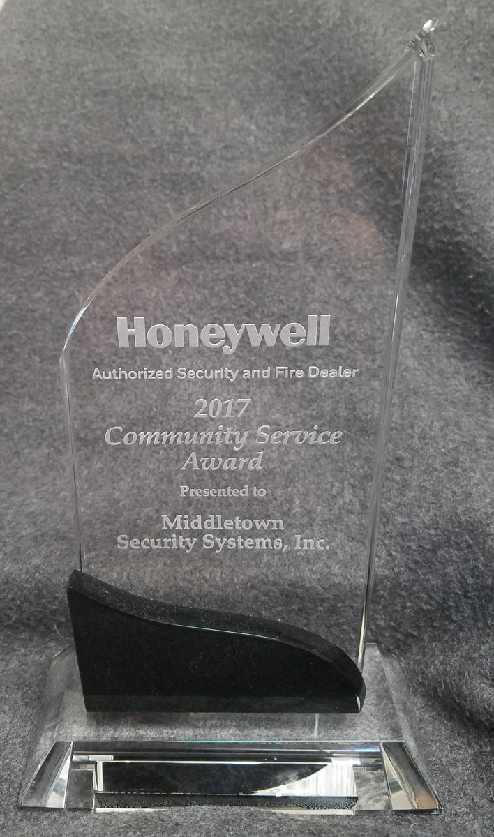 middsecu's tweet photo. Earlier this month Suzanne from our office attended the Honeywell authorized dealer Connect 2017 conference in San Diego. We are honored to have received the community service award again this year. https://t.co/rj8c7qvlmq