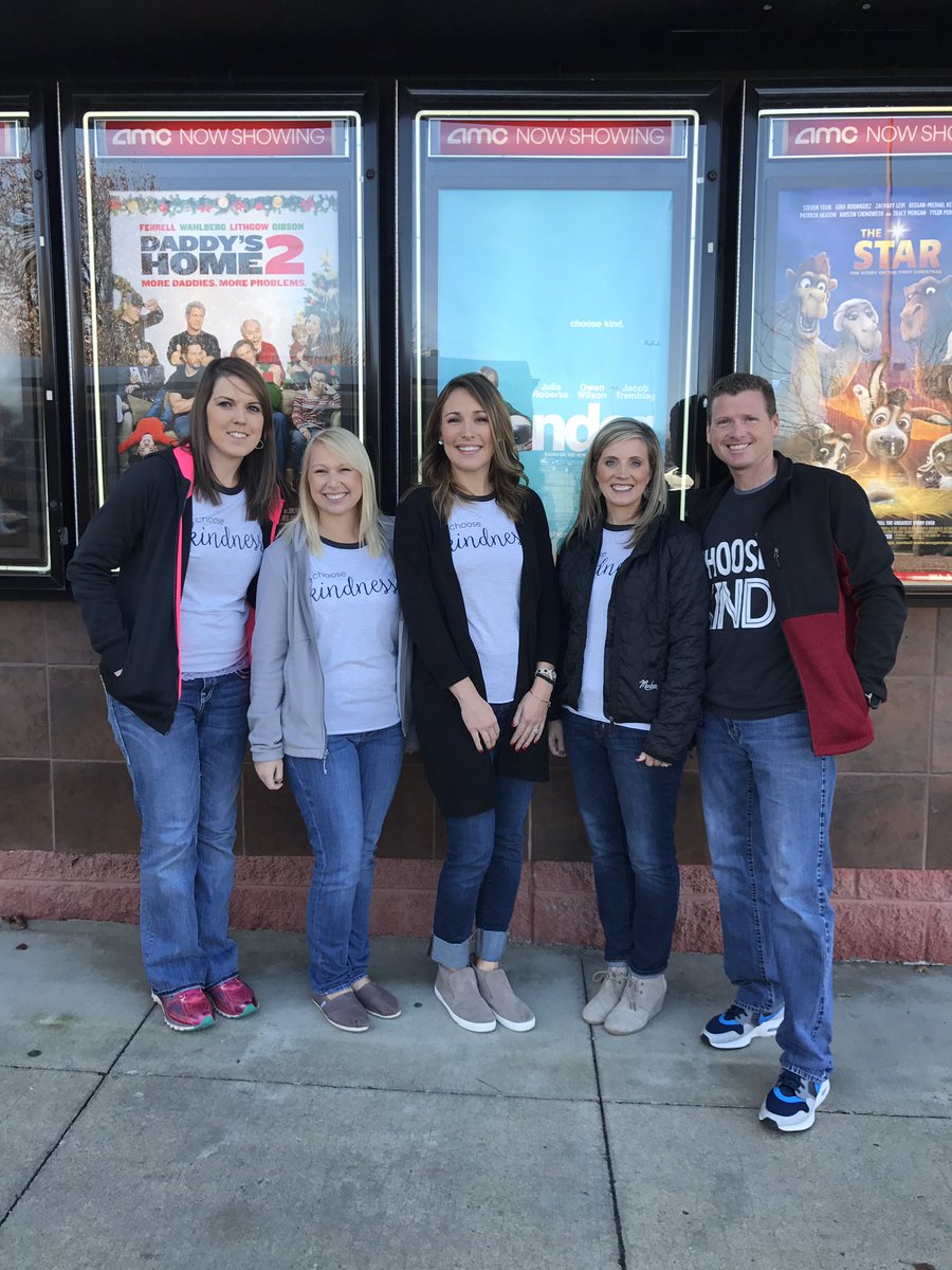 angietsmith's tweet photo. What a powerful message Wonder has to offer!  Our 4th grade loved the book and movie! https://t.co/zOnpxJlvgn