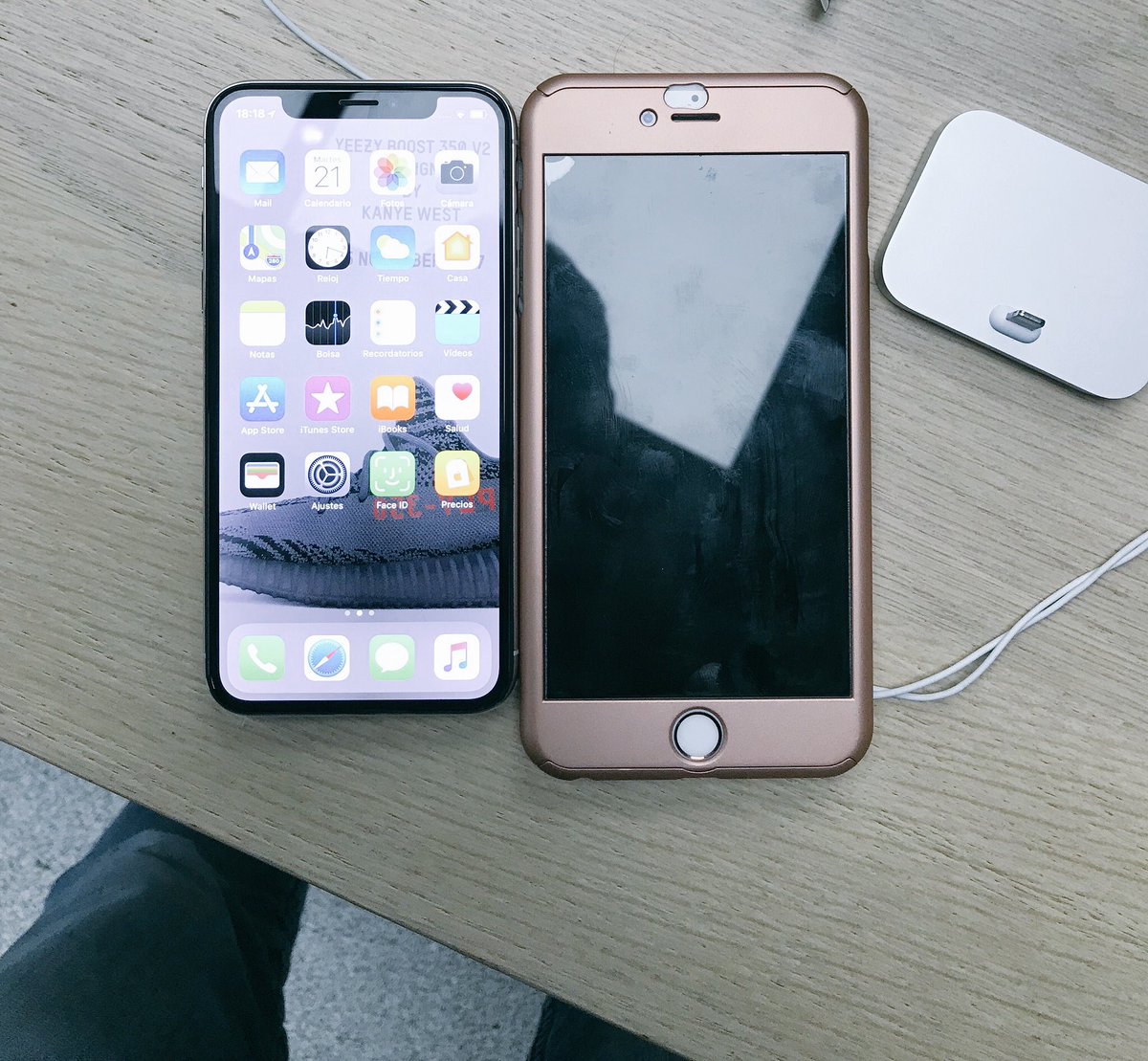 OscarSanchez's tweet photo. #IpnoneX vs lo que le pongas delante, da igual....
Ganas de sufrir sin necesidad 😱
Se aceptan regalos ahora que llega la 🎄🎅🤶 https://t.co/0R3IQgdTn3