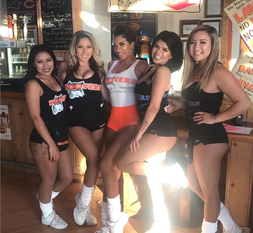 HootersofSac's tweet photo. Hoo's going to visit their favorite #HootersGirls today! 💋
.
.
#HootersSac #HootersMakesYouHappy #HootHoot #HootsandKisses #Hooters #HootersWings #patientlywaiting https://t.co/GkEHIW49gX