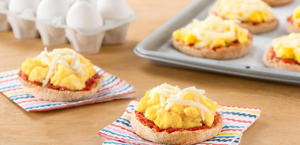 KidsEatSmartNL's tweet photo. English Muffin Breakfast Pizza https://t.co/KyHDGzNubb https://t.co/MLvksqsBUS