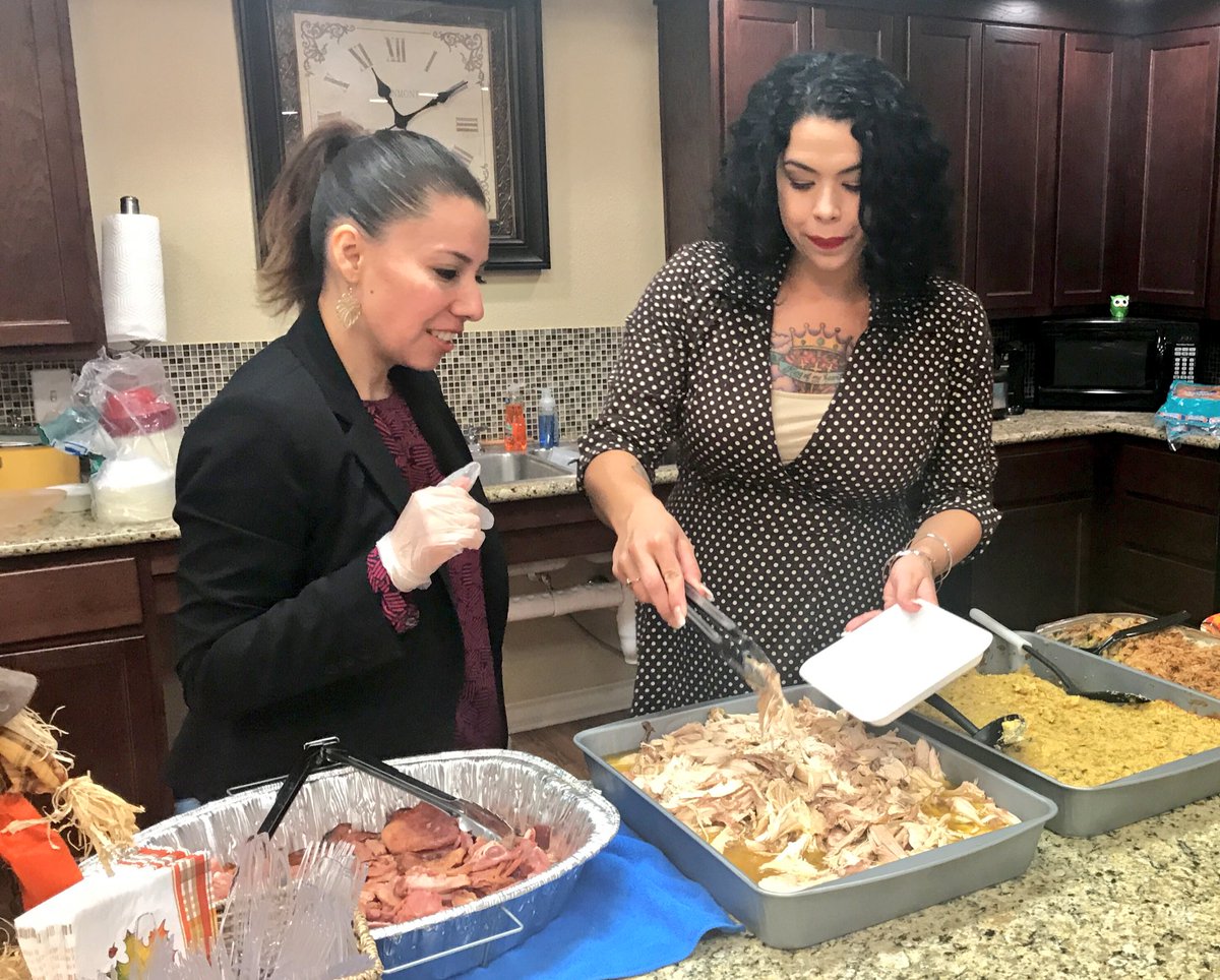 ProsperaHCS's tweet photo. Country Club Village prepares for its Thanksgiving luncheon. #ProsperaHCS #HomeIS #Thanksgiving https://t.co/Xi2Uraxsnm