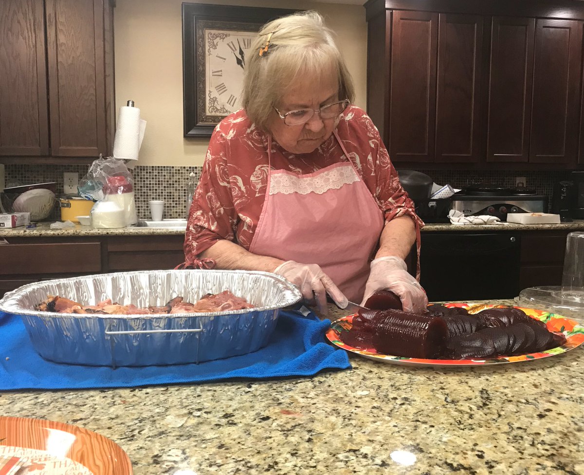 ProsperaHCS's tweet photo. Country Club Village prepares for its Thanksgiving luncheon. #ProsperaHCS #HomeIS #Thanksgiving https://t.co/Xi2Uraxsnm