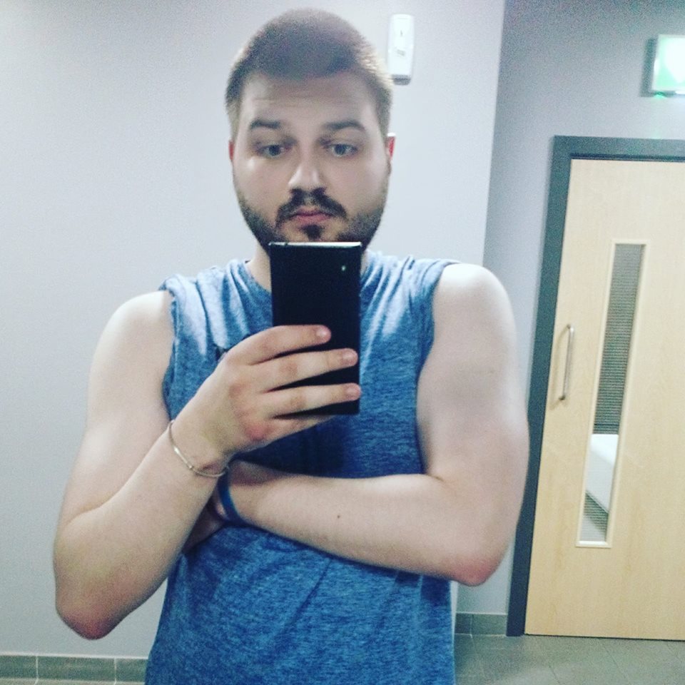 timhiltonchess's tweet photo. Recent gym progress! #gym #selfie #gains #strength #workout #muscle #goals #fitness https://t.co/vWeWeub9Gl