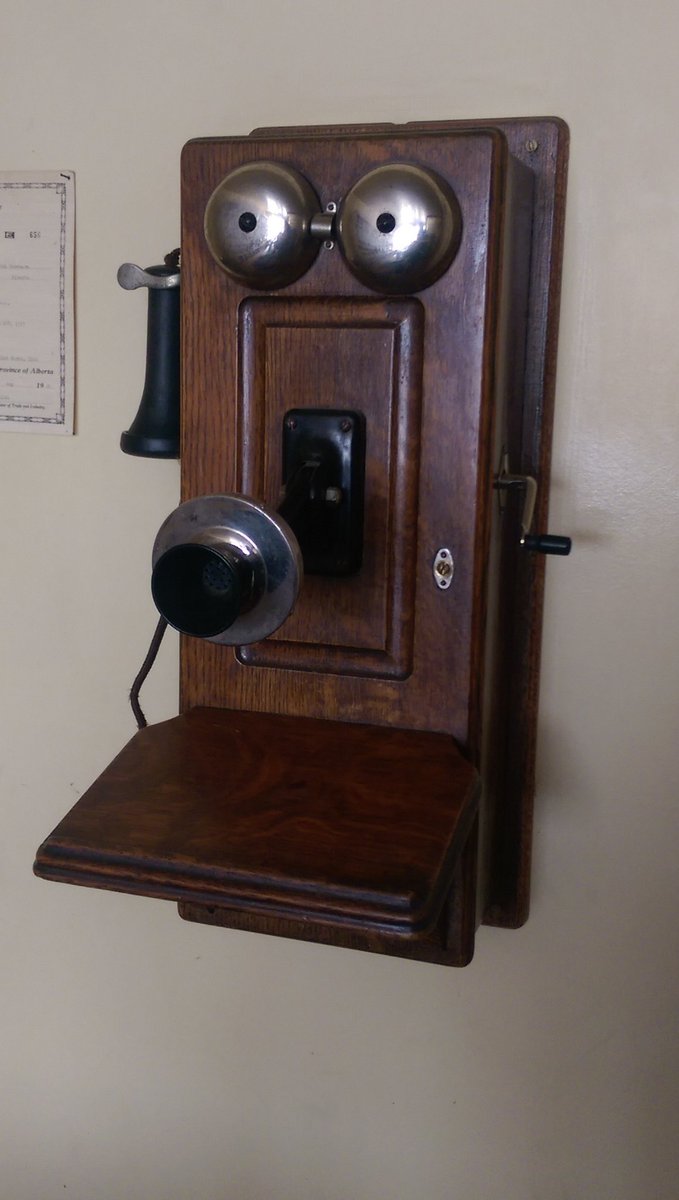 MrAndersonPLC2's tweet photo. Telephones then, telephones now! #prescottpsd70 https://t.co/UdUUqytENF