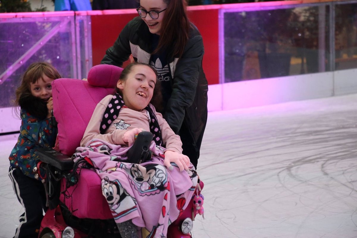 naomiandjacks's tweet photo. Children, young people, families and staff had a wonderful time ice skating at @WinCathedral yesterday! ππβΈβΈ #HospiceCare #MakingMemories https://t.co/68PafDyRTu