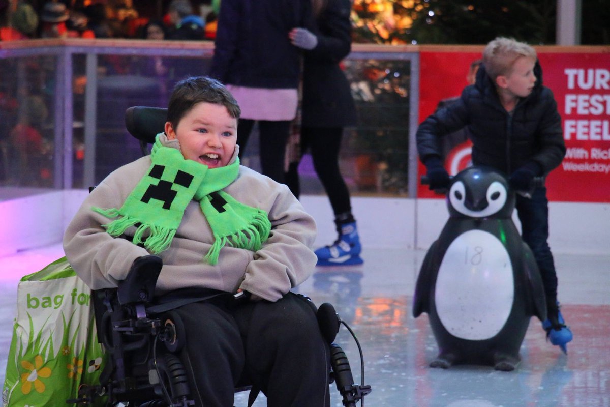 naomiandjacks's tweet photo. Children, young people, families and staff had a wonderful time ice skating at @WinCathedral yesterday! ππβΈβΈ #HospiceCare #MakingMemories https://t.co/68PafDyRTu