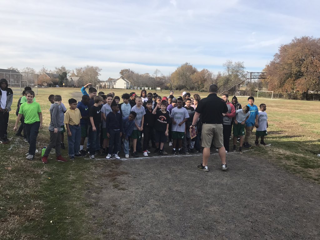 DundalkMS's tweet photo. Team DMS is pumped up for Turkey Trot. #Owlpride @nking0284 @DrPenK @kblannard https://t.co/JAD5lglsat