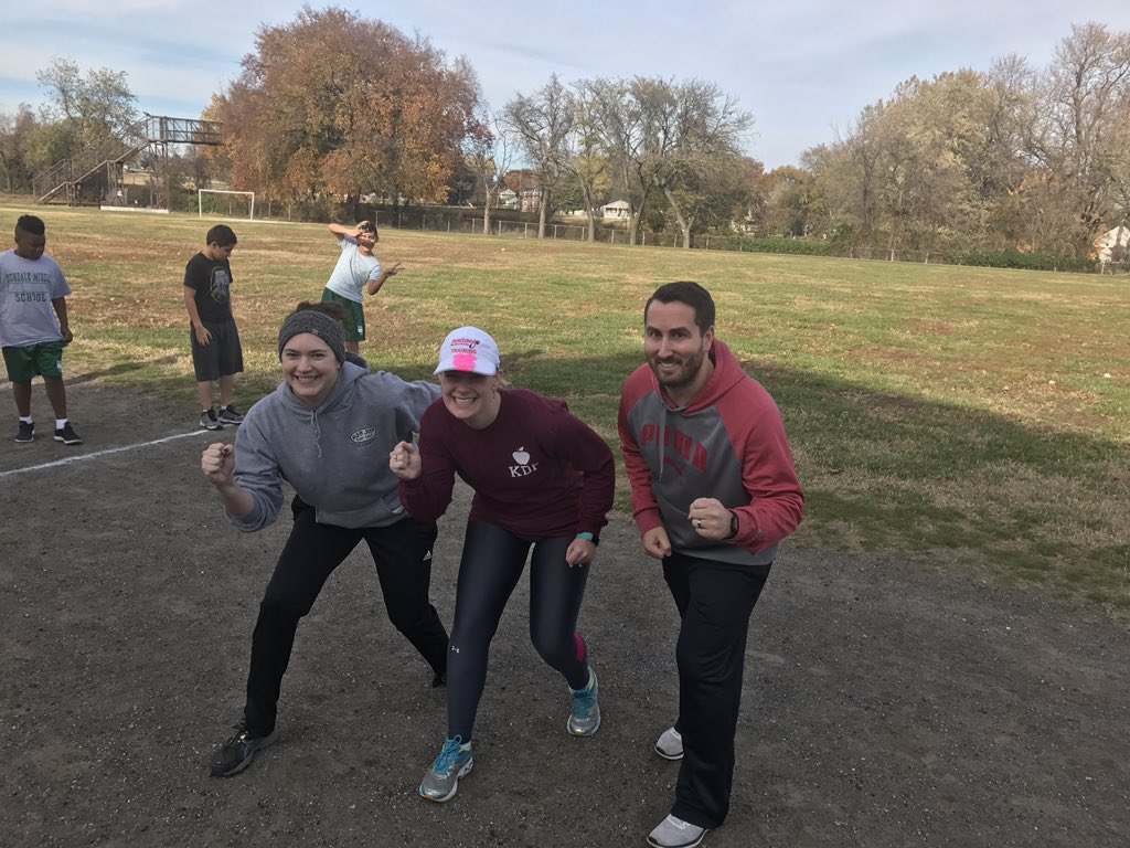 DundalkMS's tweet photo. Team DMS is pumped up for Turkey Trot. #Owlpride @nking0284 @DrPenK @kblannard https://t.co/JAD5lglsat
