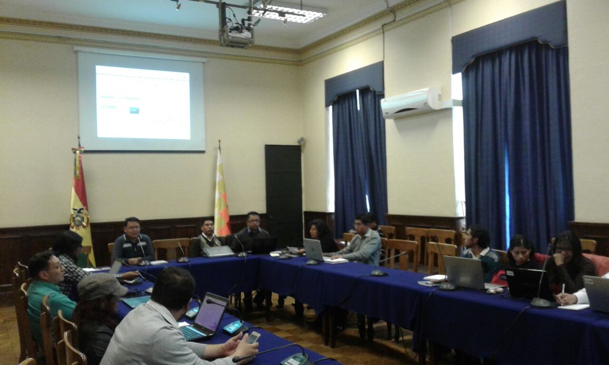 geoboliviaide's tweet photo. Continúa la capacitación de Nodos Geográficos de la #IDEEPB #Bolivia con #softwarelibre, gracias al apoyo de @GeogLeojaregui y #SantosCondori https://t.co/ZebtIUSVYs
