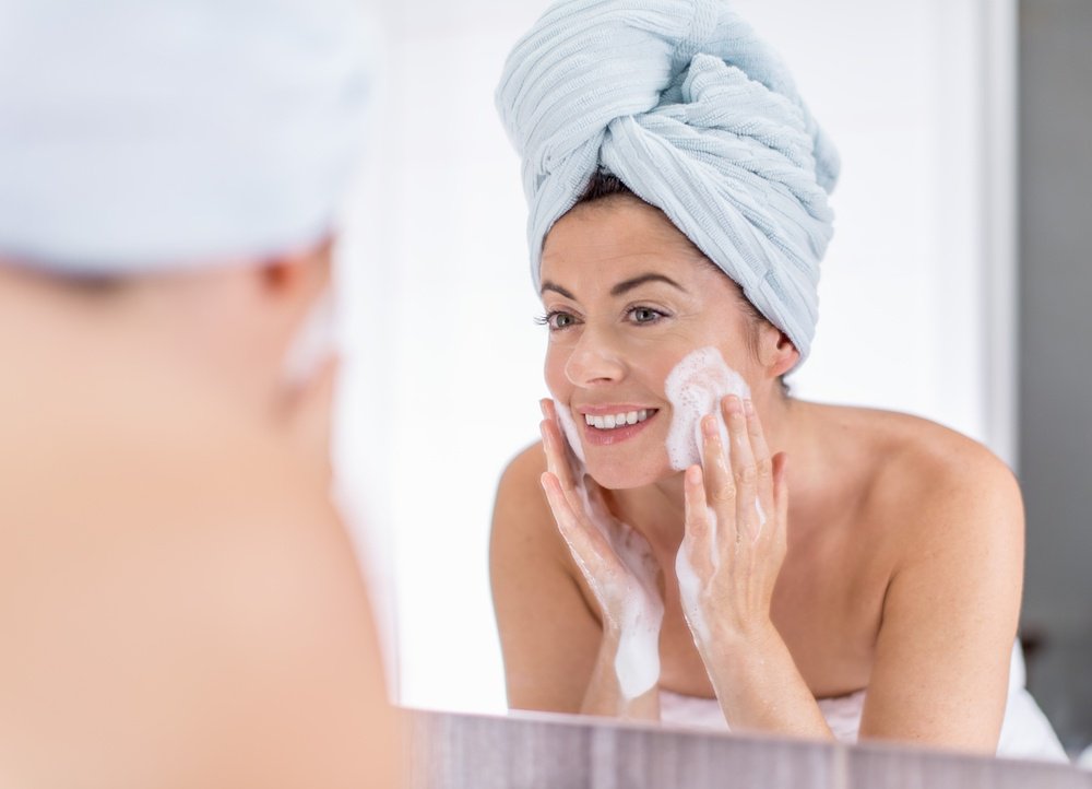 Mr_Fuan_Chan's tweet photo. The ageing process &amp; our lifestyles gradually wear away at the fresh, even tone that skin often has when we are young, but there are many non-surgical facial rejuvenation treatments available that will help fight those signs of ageing https://t.co/oHiR4j7Heh https://t.co/dHGqhNKTM0