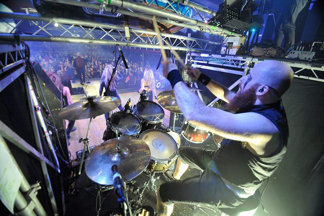 VampsRockFan's tweet image. Some fantastic photos from Vampires Rock Ghost Train @BunnLeisure last weekend! #VampiresRock #ComingToATheatreNearYou #2018 #HellMary #HenryBird #ShootToThrill #ParadiseCity #BatOutOfHell #SteveSteinman #BecauseTheNightBelongsToUs #HoldingOutForAHero #FinalCountdown