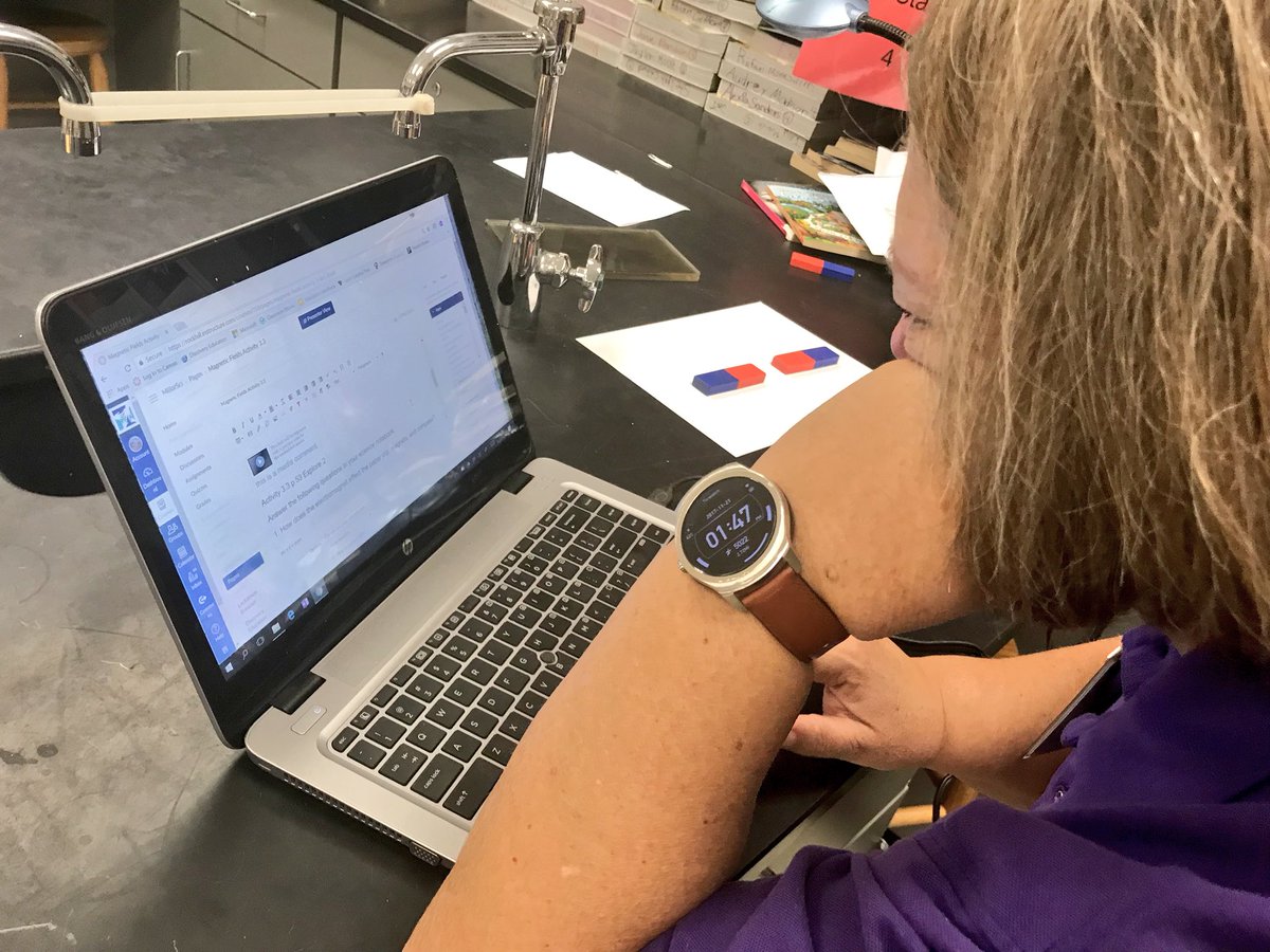 hrollings4's tweet photo. Give a science teacher a document camera and she’ll flip her lab lessons for days! Love @millarscience @STMSWildcats 🎥 #BLinAction #PersonalizeSC https://t.co/ORmJUdzDHt