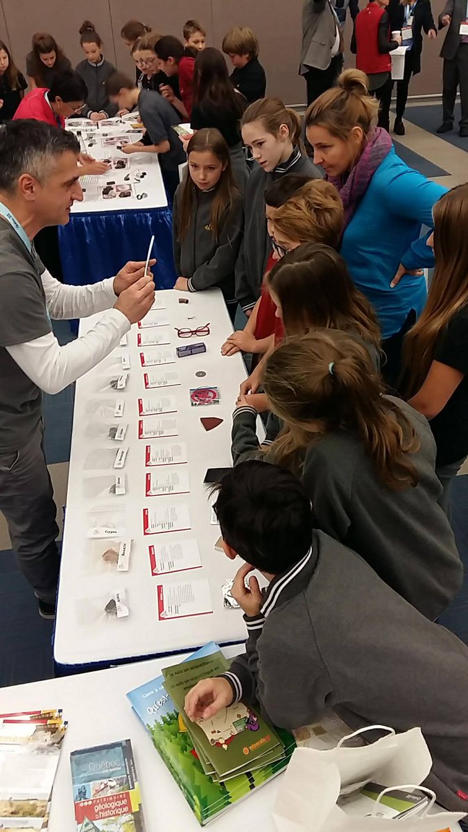 mmSchoolProgram's tweet image. We are in Québec this week for #QuebecMines2017 Découverte Manufactured Products pavillion. #Students discover #properties  and uses of #minerals #metals #rocks @MERN_Quebec
