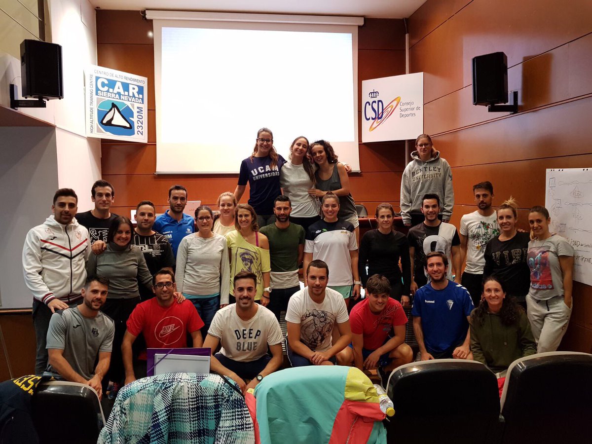 dio_fisio's tweet photo. Grandísimo grupo en la III edición del curso de Fisioterapia en el deporte. Gracias a @juansp88 por tu ayuda y aportación! https://t.co/9GV3Z0SJBX