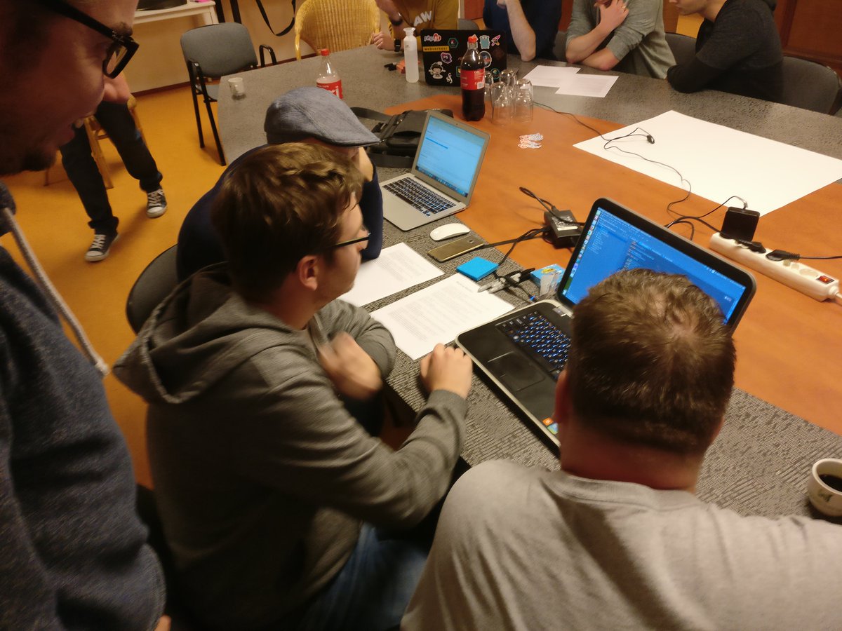 PHPFRL's tweet image. This DDD WORKSHOP is kicking! A few are getting uncomfortable, lovely! #ddd #phpfrl #proefkonijnen