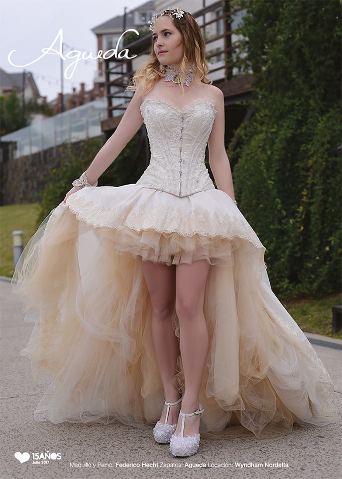 AguedaCouture's tweet photo. #Quinceañeras #Agueda
Produ @Coleccion15 
Te esperamos de 9.30 a 20 hs 
Av. Santa Fe 1618
Av. Santa Fe 1660. Cap Fed.
#VestidosDeQuince #Quince #Egresadas #Fiesta #Dress #NewCollection #style #ss18 https://t.co/WMV598auFw