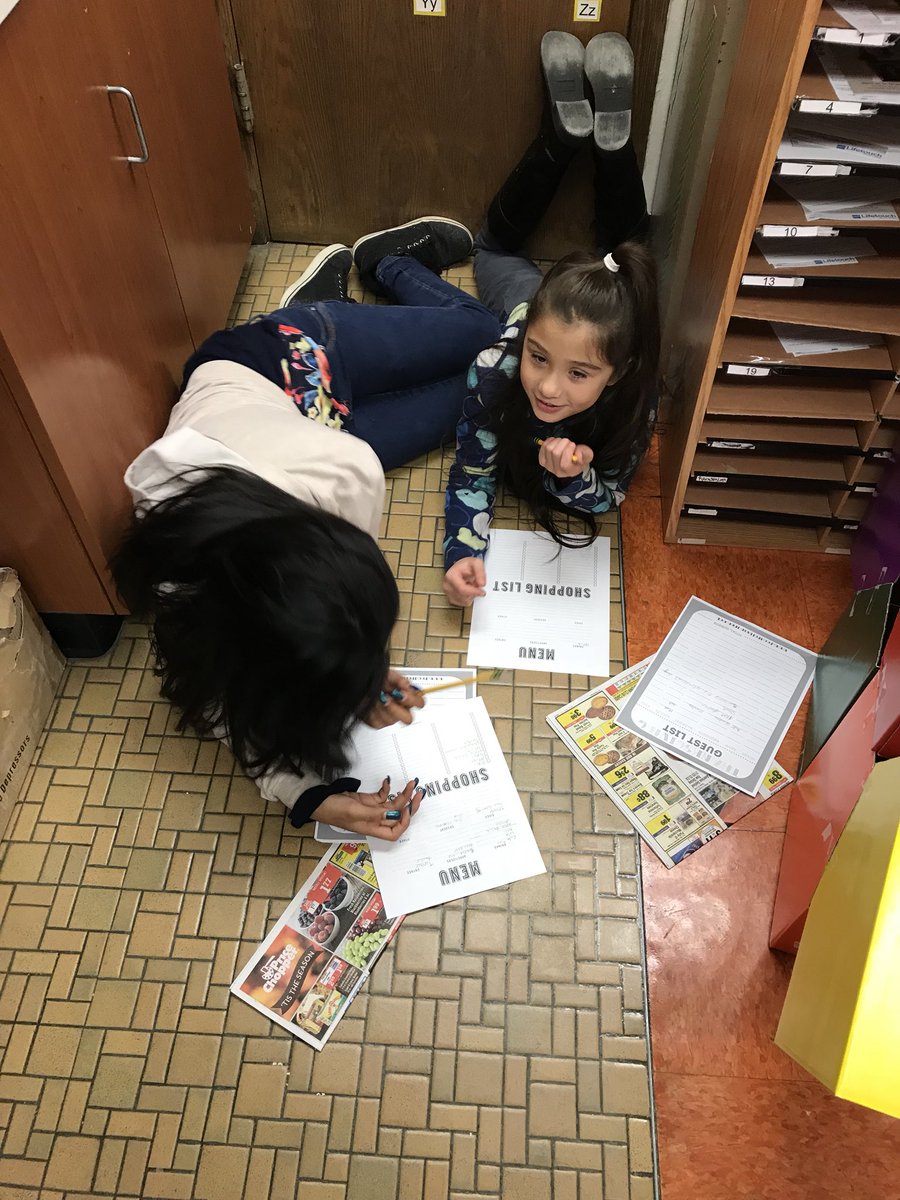 room10family's tweet photo. We’re making a guest list, planning a menu, creating a shopping list, and using local grocery store flyers to budget! #room10rocks #stuffingplease https://t.co/embKAGueqq