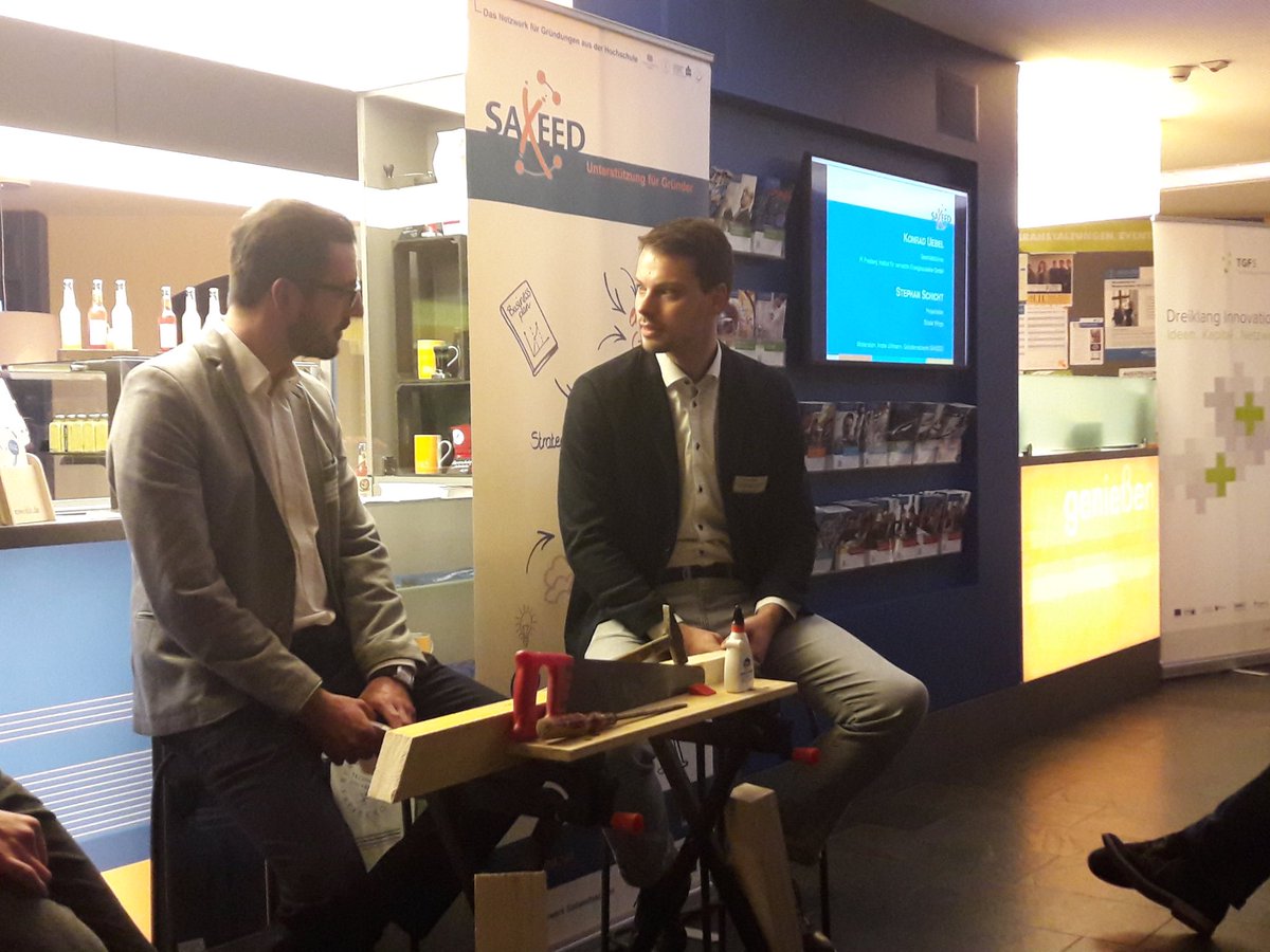 UebelKonrad's tweet photo. Podiumsdiskussion mit #Saxeed bei der #Gründerhorizonte in Freiberg. Das Wissen vom Gründen an die nächste Generation weitergeben. Viel Erfolg allen Jungunternehmern. https://t.co/TLjTTpfGvF