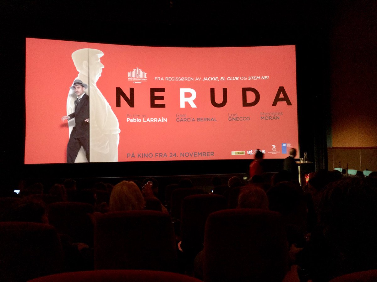 Rodsmo's tweet photo. Kjartan Fløgstad og Chiles ambassadør @ErnestoWcoutts innleder under Norges-premieren av filmen NERUDA. Gå se den! @peliculaneruda https://t.co/wq9x1iHzpW