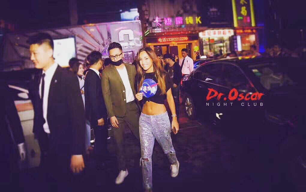 2_EMPRESS's tweet image. Happy to be back in China next month! ✈️🇨🇳