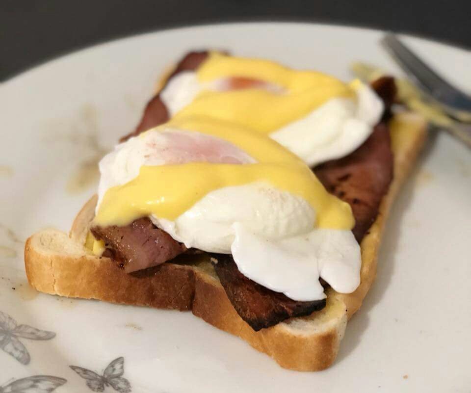 BamsDeli's tweet photo. Excuse the bread 🙈 Our lovely  customers beat me to ours! @PuddledubPork Bacon, Somerville's of Dalkeith Eggs &amp; @AtkinsandPotts Hollandaise Sauce #topbrunch #shoplocal  #shopeatbuyuselocal 😋 https://t.co/P9JdICjg75