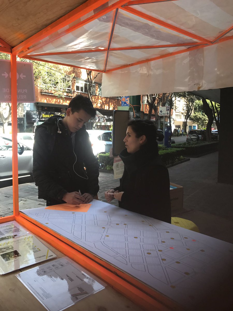 resilienciab's tweet photo. Economías : una variable de Resiliencia barrial ! Participa.. estamos en la Plaza Washington https://t.co/2Wvr9hNS3s