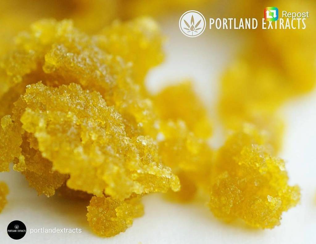 naturesgoldus's tweet photo. These guys are killing it with our LIVE RESIN-WILLIE'S BLUE DREAM SHISHKABERRY! 💥💨 Go by @portlandextracts today and pick up some of our goodies for the holiday! 🦃 🦃🦃.
.
.#420oregon #exotic #credittotheprocessor #pdx #liveresin #bho #dabs #weshou… https://t.co/tbyYxzO3c6 https://t.co/JkS69jL5Oc