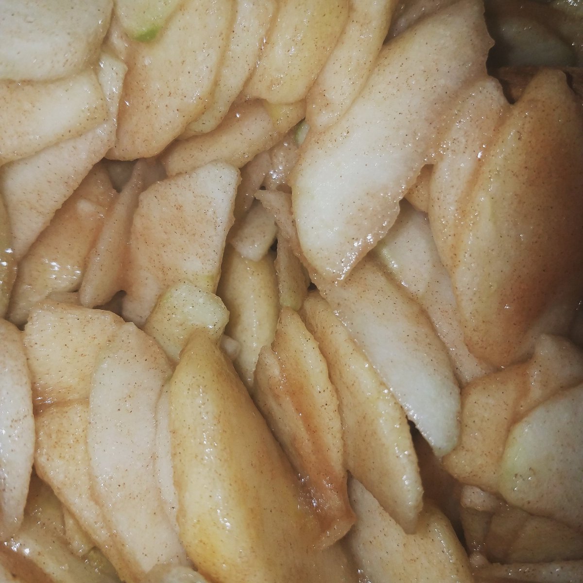 JenCon523's tweet photo. Made from scratch apple pie filling #sweetsbystella #applepie #thanksgiving https://t.co/uQyM1XPYpN