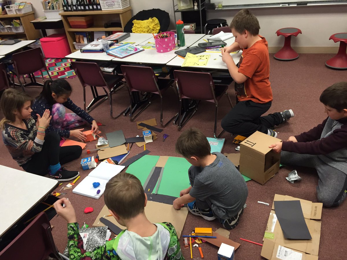 LittleProwlers's tweet photo. Making plans for their suburban community! #trfprowlers #thirdgrade #communities https://t.co/XMDZ9q15Do
