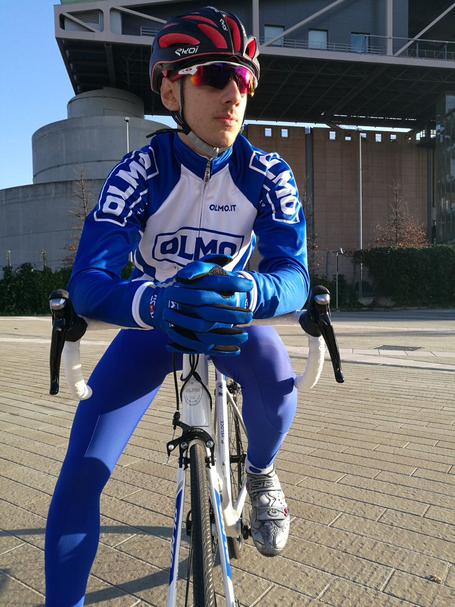 Triathleteita's tweet photo. Ecco in anteprima le foto backstage del test della nuova @olmobiciclette #Zerodieci, una specialissima ricca di grinta e passione, leggera e confortevole per le lunghe distanze.
#Triathlon #TriathleteItalia #Triathlete #WinForYourself #Cycling #Bike #Bici #Ciclismo https://t.co/YlXBcQInmU