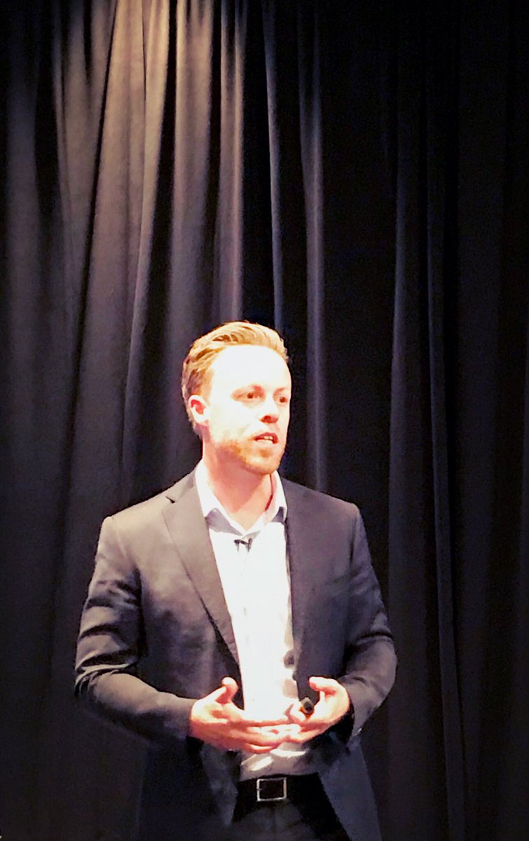 teachabed1's tweet photo. @simonbreakspear sharing with #AbEd school leaders on leading deep change at #LEA2017 of @Alberta teachers ! https://t.co/KYX4t4Ossr