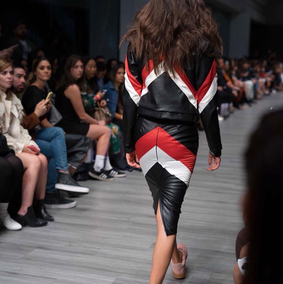botiquindestilo's tweet photo. Es imposible no amar la colección #SS17 del hidalguense #IvanAvalos @fashionweekmx #MBFWMx https://t.co/B02LAgjnmK