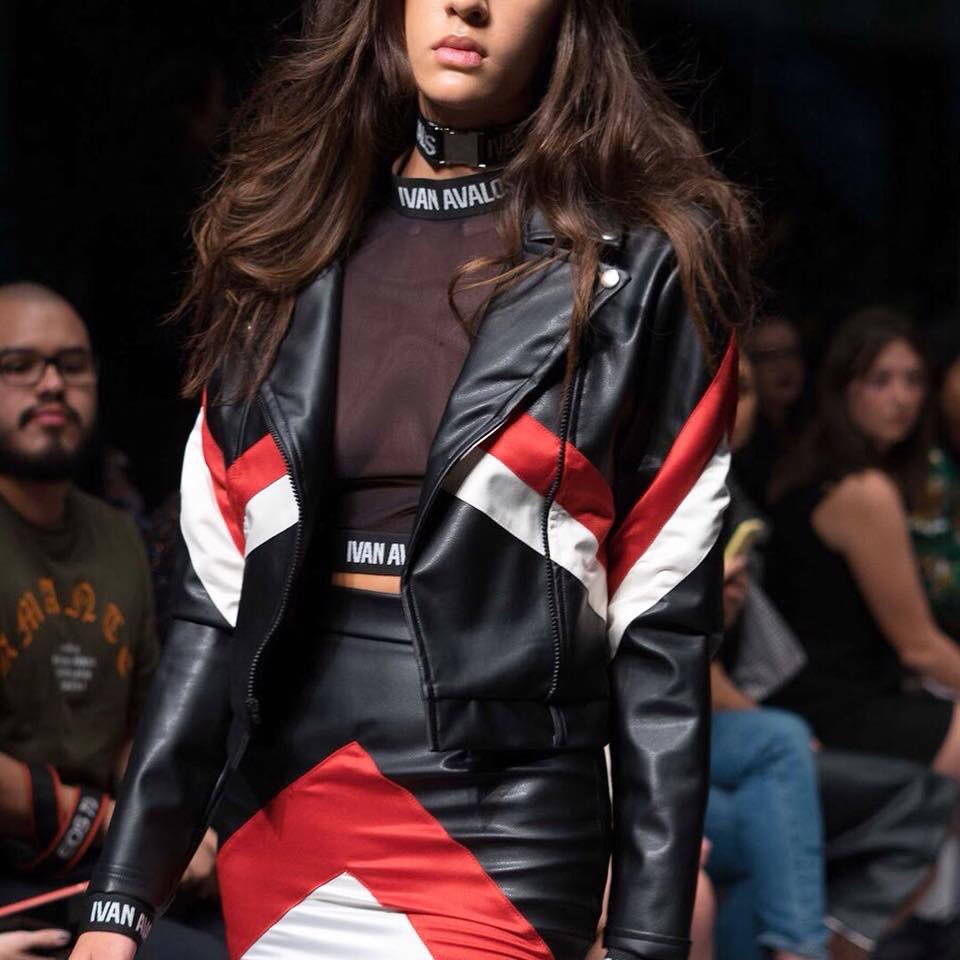 botiquindestilo's tweet photo. Es imposible no amar la colección #SS17 del hidalguense #IvanAvalos @fashionweekmx #MBFWMx https://t.co/B02LAgjnmK