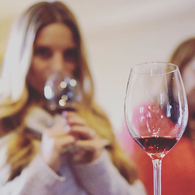 VisitElDorado's tweet photo. Avoid the shopping crush this Black Friday. Find great deals on a variety of #eldoradocounty wines instead (and get some wine tasting in, too!): https://t.co/yxitBrN4hB Photo: Skinner Vineyards, Grace Patriot, @ShadowRanchWine, @hollyshill https://t.co/gT2dT4VY9j