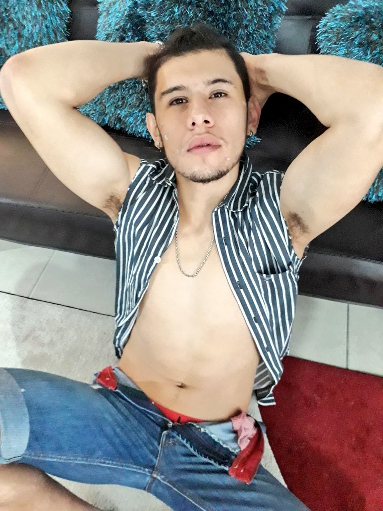 RandyGybson's tweet photo. https://t.co/qJaeBNFbZw my new gallery #pics to my #followers #cbcams #cammodel #webcammodel #malecam @chaturbate @bowtiecam @cbcams https://t.co/UWV1kaNbfH
