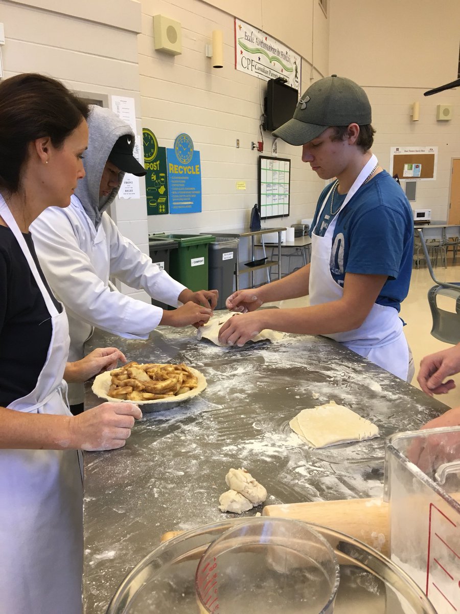 jsheareeves's tweet photo. Another awesome Apple Pie making day with Glenda Burt @ #KRHS @PEIfoodies #honeycrisp #grateful @angelawalkercbc https://t.co/U8dfvnehSX