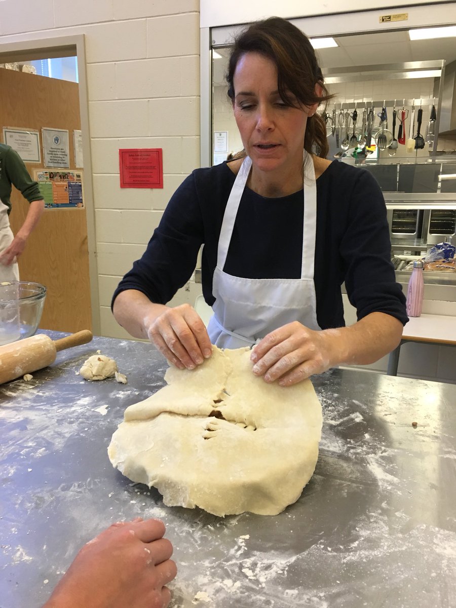 jsheareeves's tweet photo. Another awesome Apple Pie making day with Glenda Burt @ #KRHS @PEIfoodies #honeycrisp #grateful @angelawalkercbc https://t.co/U8dfvnehSX
