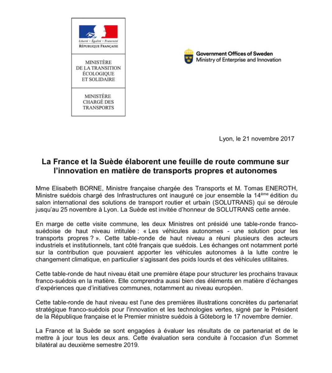 Dans le cadre de #Solutrans2017, nous avons organisé une table-ronde consacrée au #véhiculeautonome avec mon homologue suédois @TomasEneroth et les industriels de nos deux pays : 1ère étape d’une feuillle de route commune sur les enjeux d’#innovation. 🇫🇷🇸🇪