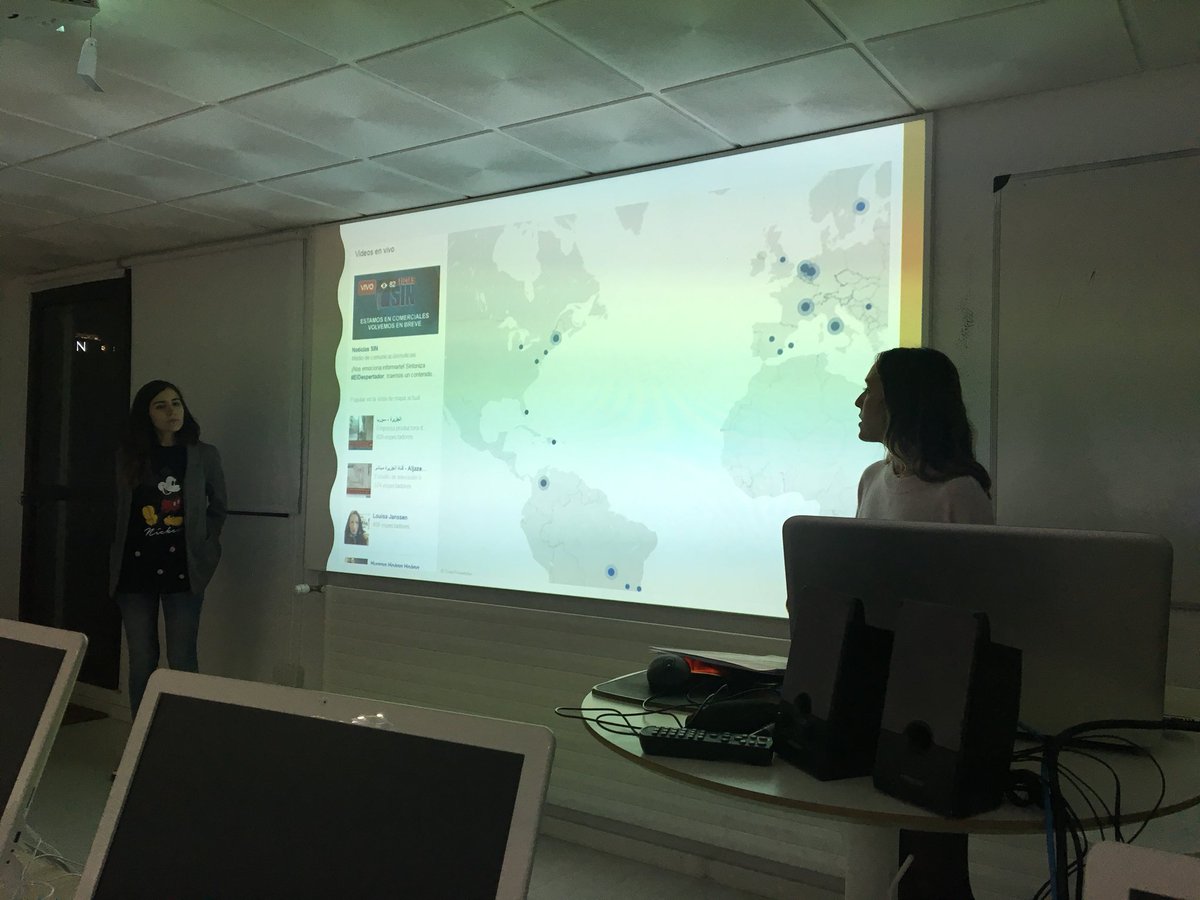 carlamge's tweet photo. #Clase9 Hoy con @cinacio06  #marcapersonal 👊🏼 nuestras compis presentando  #Periscope Vs #FacebookLive @aulaCM https://t.co/r8qFqCzB9P