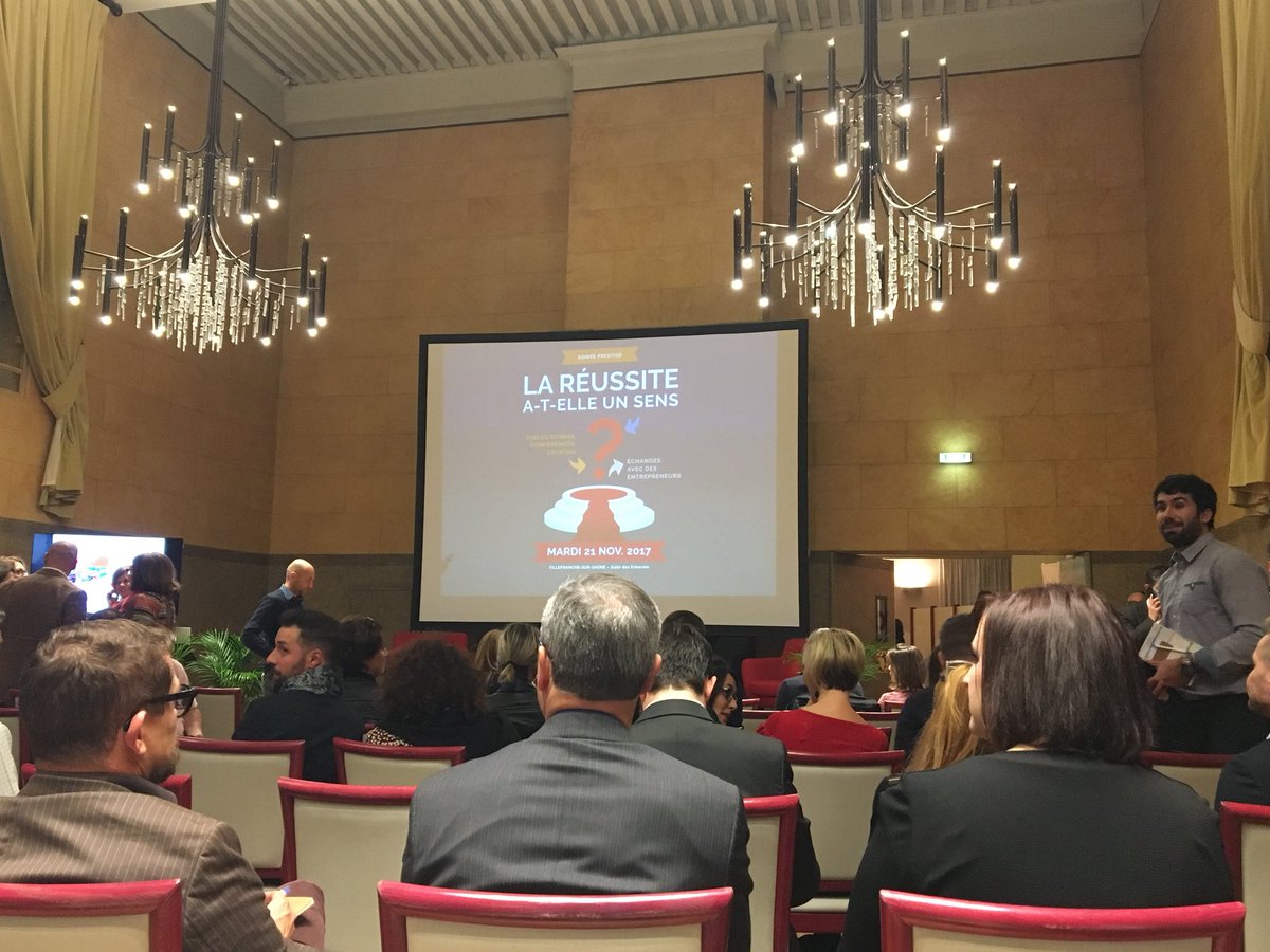 realitiel's tweet photo. Des échanges riches lors de la conférence du CJD de Villefranche sur Saône sur le sens de la #réussite https://t.co/X7jy5KGsxA