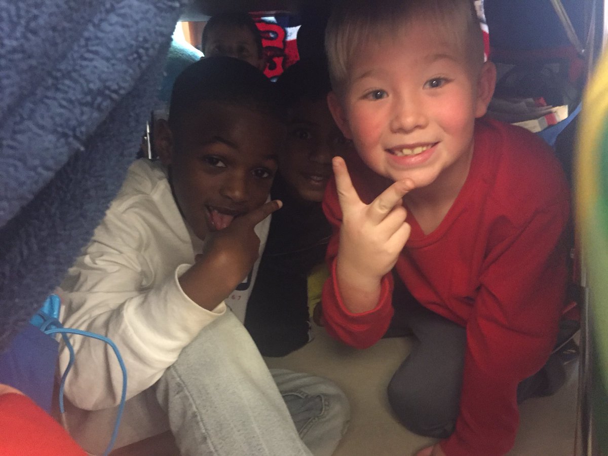 KimSweeney2's tweet photo. Class DOJO reward=Fort building!  #flexiblethinking #TogetherWeWill https://t.co/1nX3xoQPpt