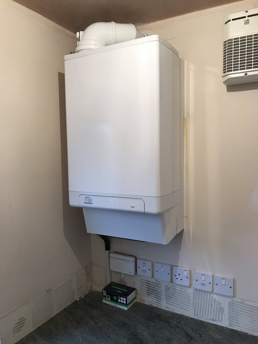 PremierPlumbin1's tweet photo. Nice @Intergasheating boiler change supplied by us an fitted by JM brown ltd 07721398821 https://t.co/wbQwQHHQj6