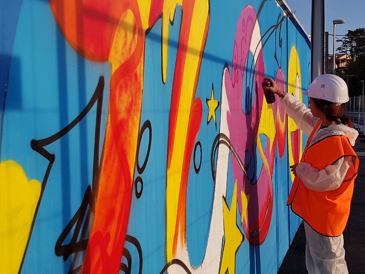 vstouls's tweet photo. La halte du Bosquet prend des couleurs sur #Cannes - #Grasse. Artistes et jeunes sont en action sur la #fresque jusqu'au 9 décembre, avec l'@adsea06. https://t.co/fPJ1kvGlBh